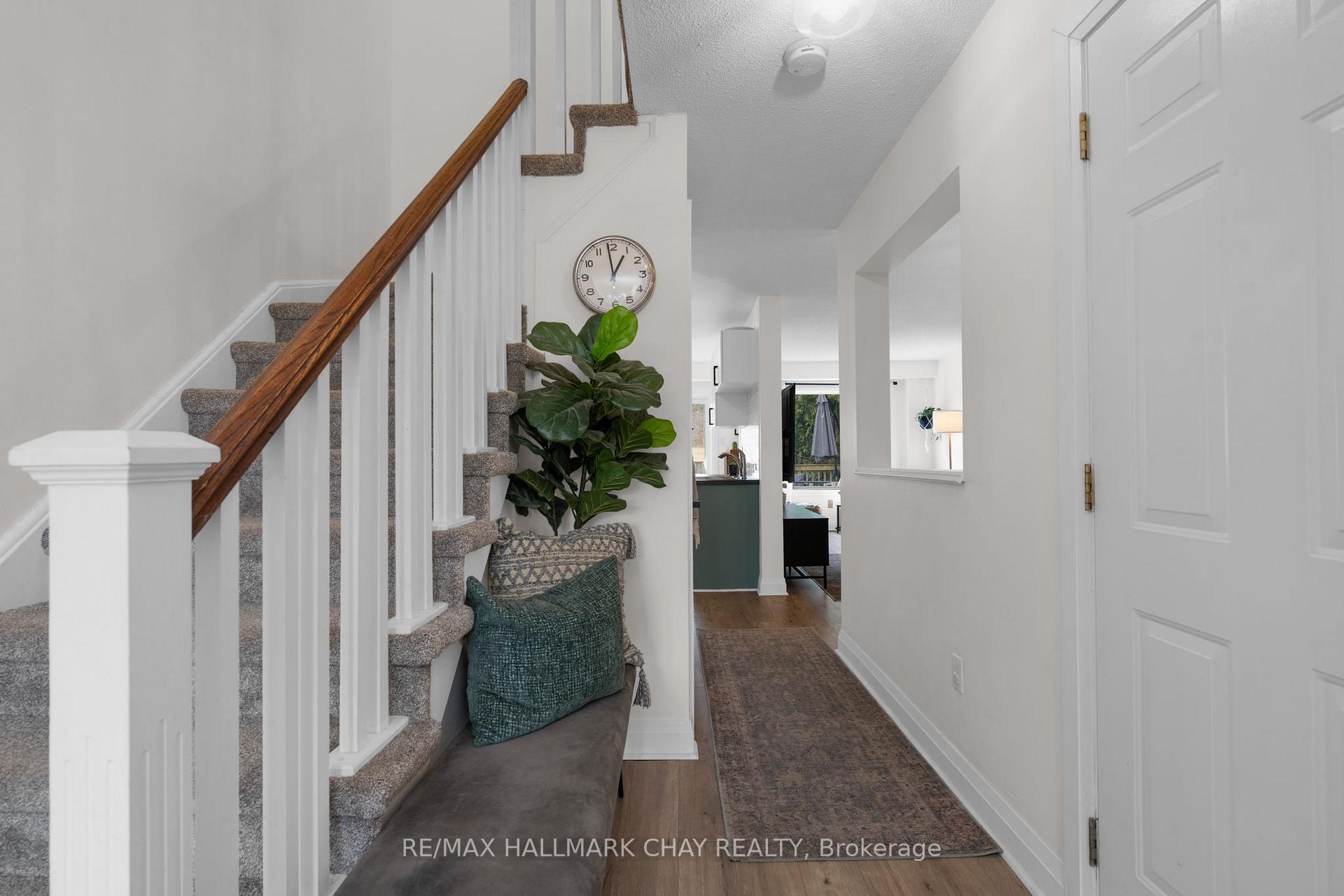 Photo 6 of 57 Cunningham Drive, Barrie, Ardagh — HOMEH