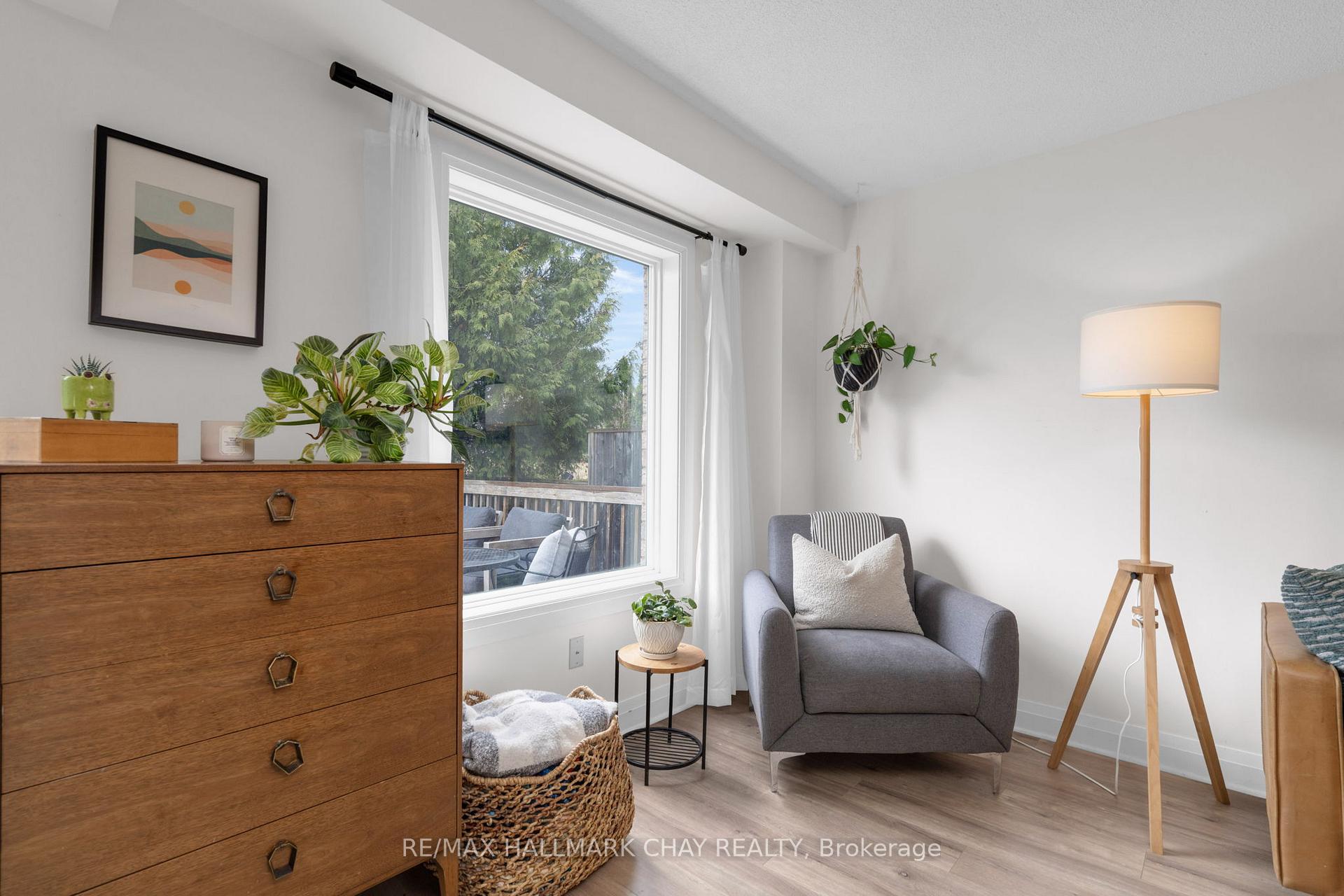 Photo 13 of 57 Cunningham Drive, Barrie, Ardagh — HOMEH