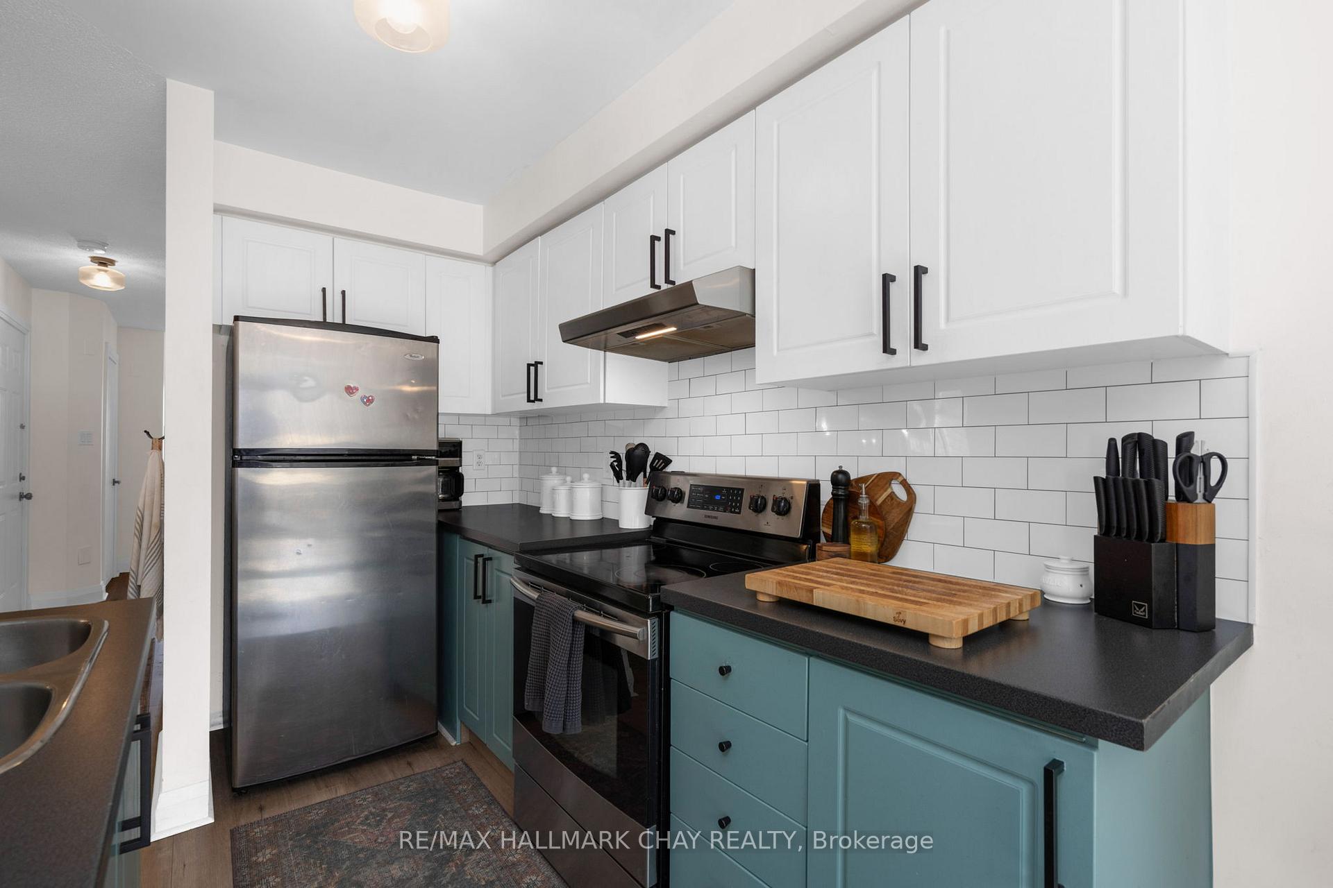 Photo 17 of 57 Cunningham Drive, Barrie, Ardagh — HOMEH