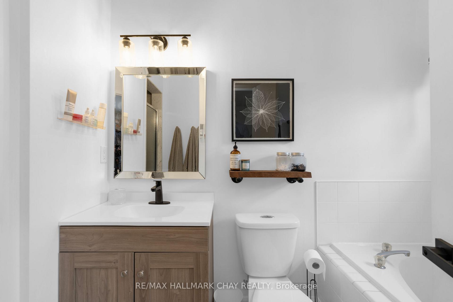 Photo 22 of 57 Cunningham Drive, Barrie, Ardagh — HOMEH