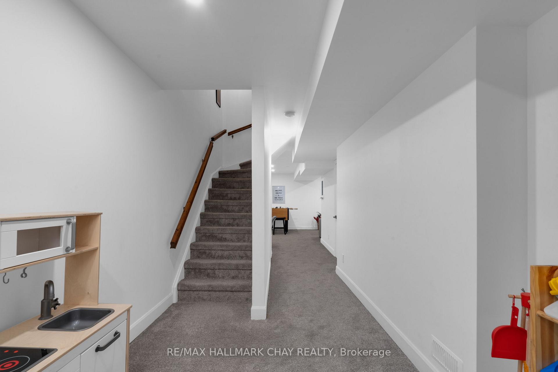 Photo 30 of 57 Cunningham Drive, Barrie, Ardagh — HOMEH