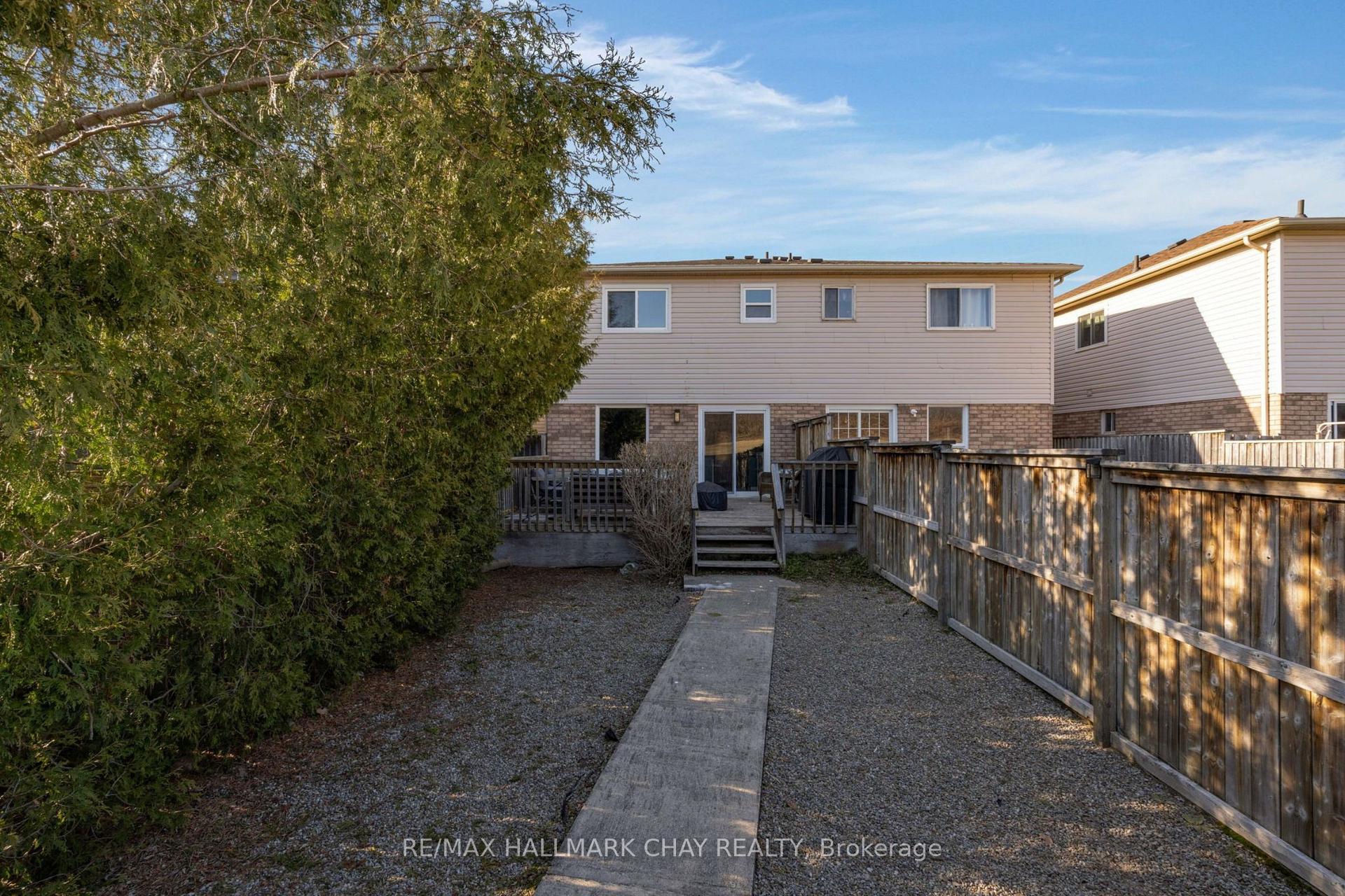 Photo 37 of 57 Cunningham Drive, Barrie, Ardagh — HOMEH