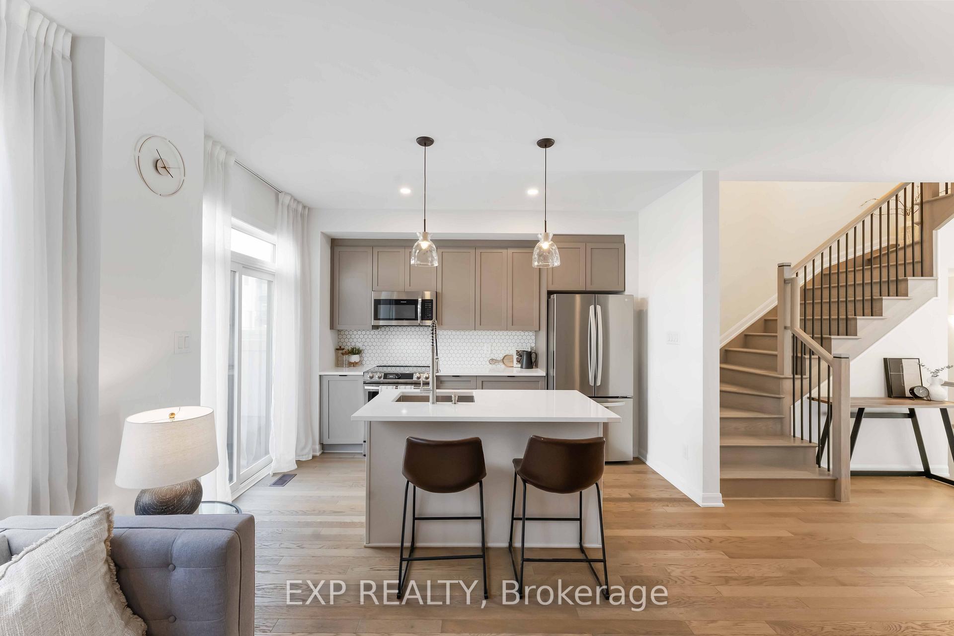Photo 5 of 559 Aglish Mews, Ottawa, Barrhaven - Half Moon Bay — HOMEH