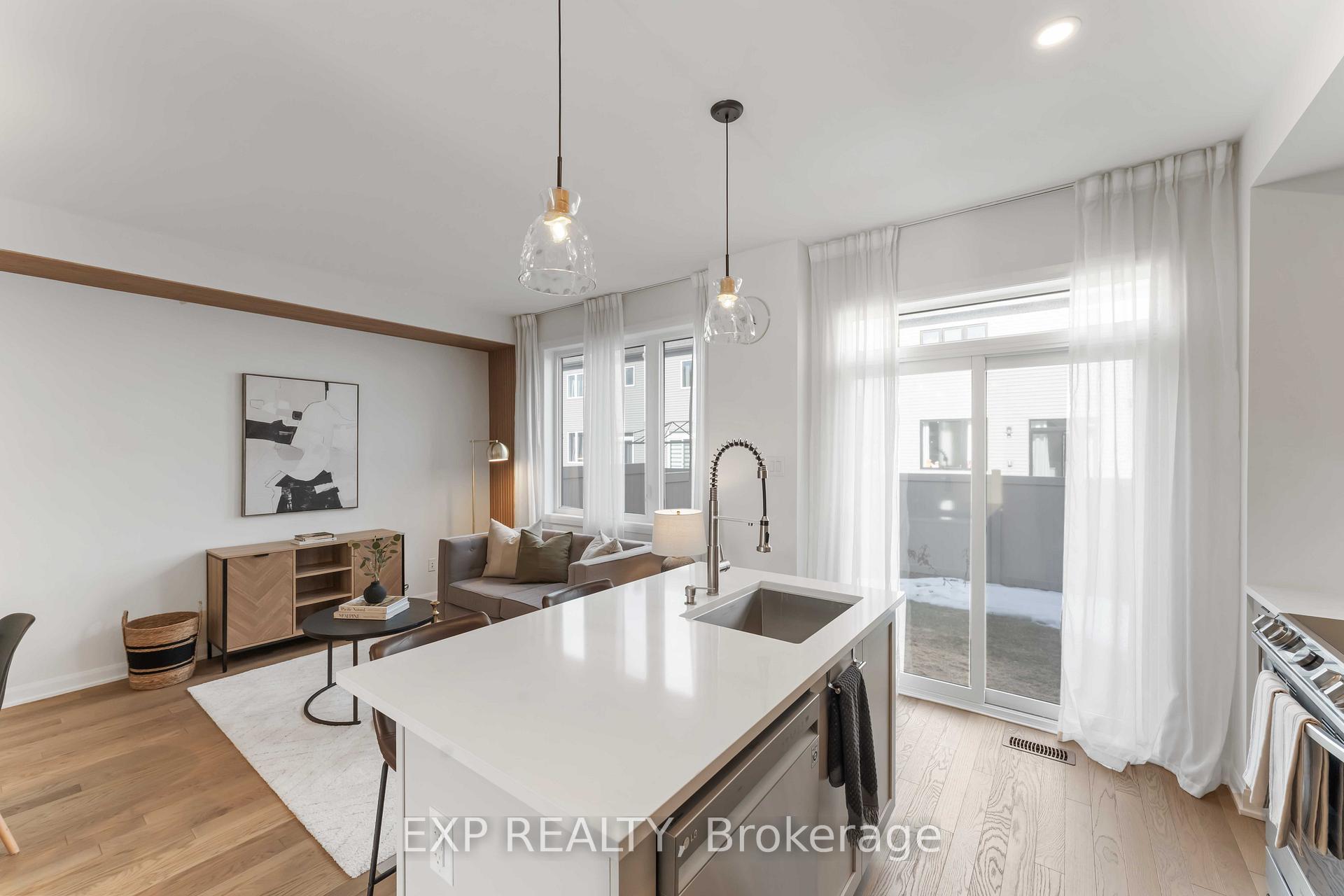 Photo 6 of 559 Aglish Mews, Ottawa, Barrhaven - Half Moon Bay — HOMEH