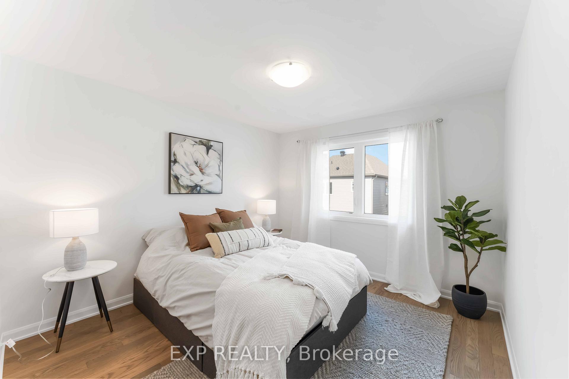 Photo 9 of 559 Aglish Mews, Ottawa, Barrhaven - Half Moon Bay — HOMEH