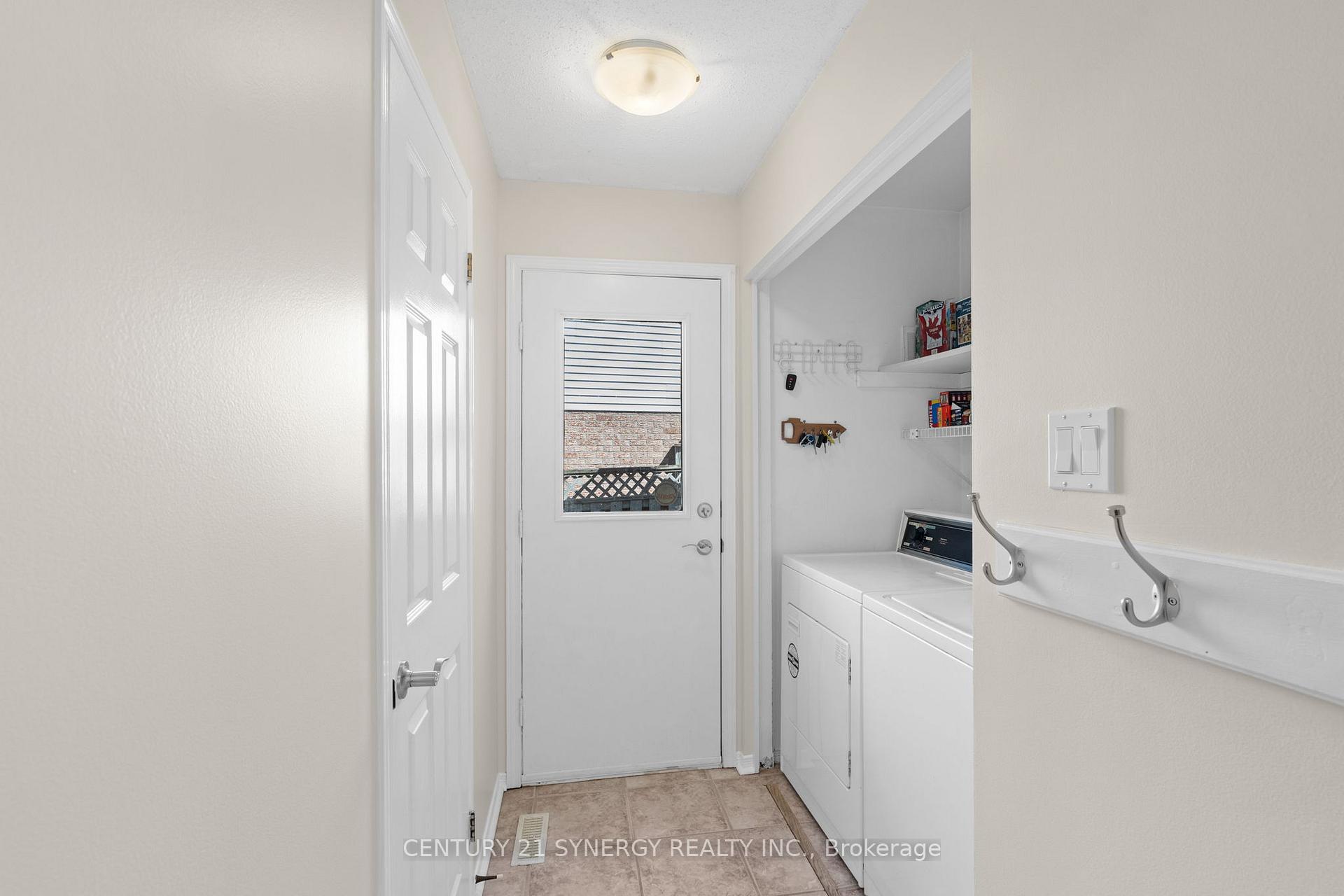 Photo 5 of 95 Pickwick Drive, Ottawa, Barrhaven - Cedargrove/Fraserdale — HOMEH