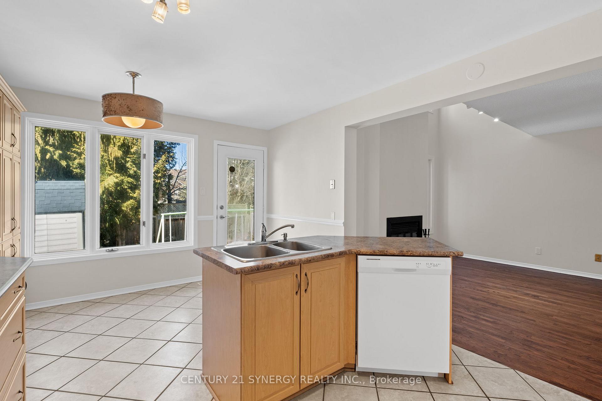 Photo 8 of 95 Pickwick Drive, Ottawa, Barrhaven - Cedargrove/Fraserdale — HOMEH