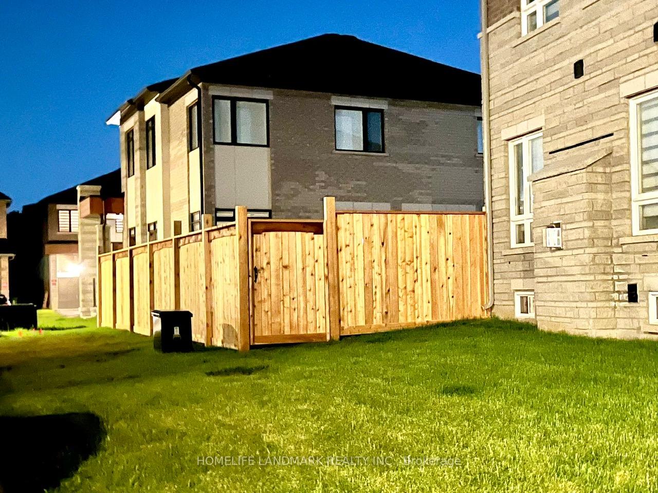 Photo 4 of 296 Great Falls Boulevard E, Hamilton, Waterdown — HOMEH