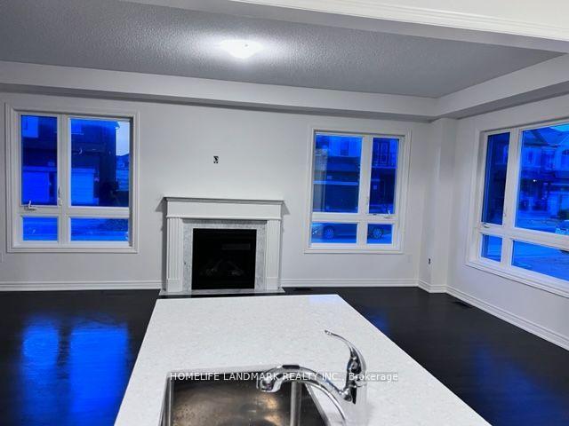 Photo 11 of 296 Great Falls Boulevard E, Hamilton, Waterdown — HOMEH