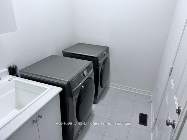Photo 19 of 296 Great Falls Boulevard E, Hamilton, Waterdown — HOMEH