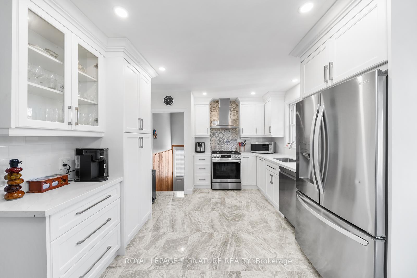 Photo 5 of 668 Peele Boulevard, Burlington, Brant — HOMEH