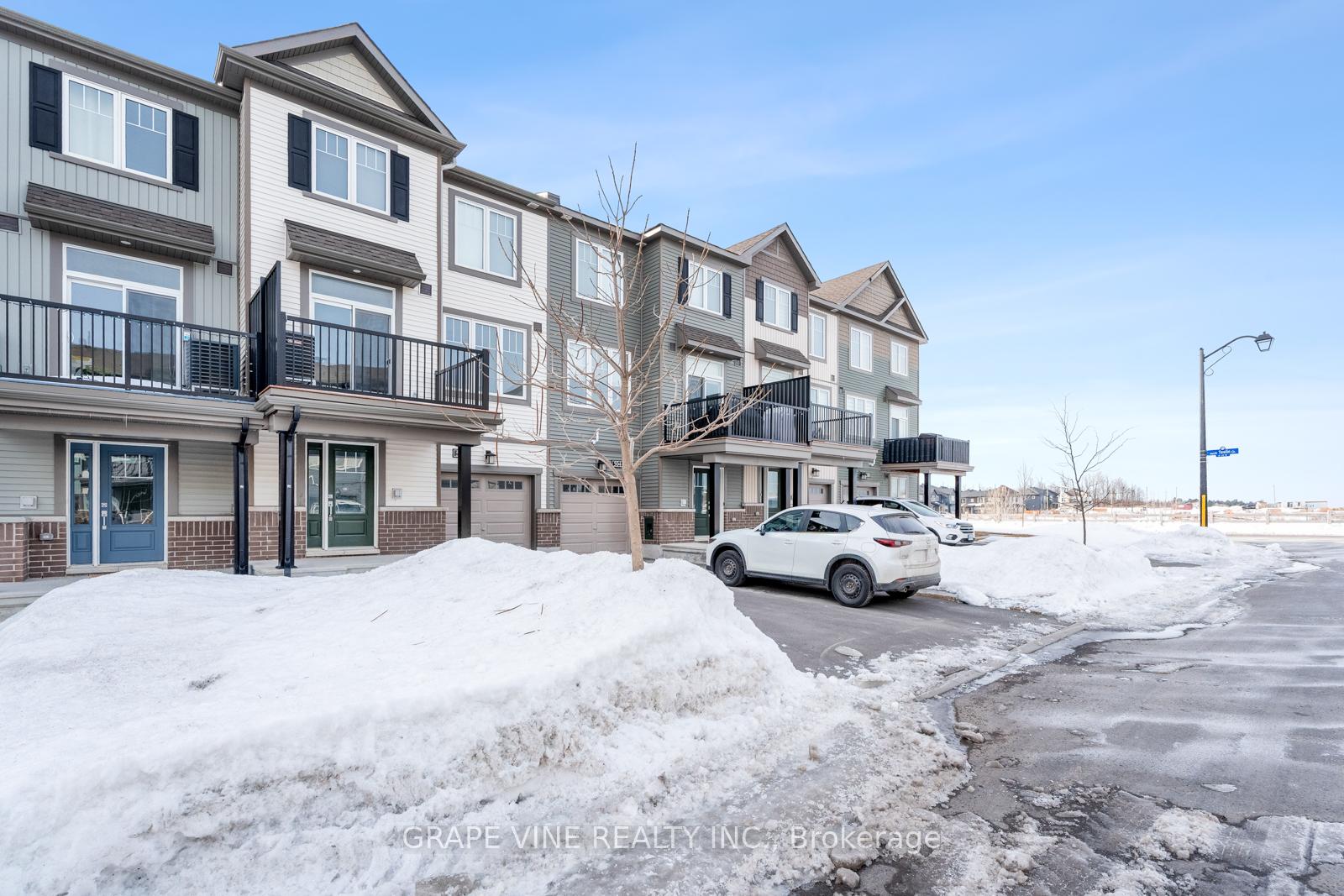 Photo 2 of 506 Galmoy Way, Ottawa, Barrhaven - Half Moon Bay — HOMEH