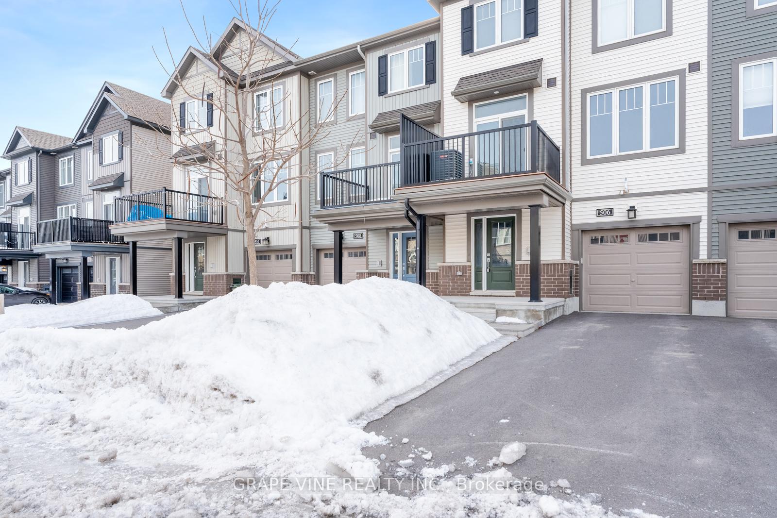 Photo 3 of 506 Galmoy Way, Ottawa, Barrhaven - Half Moon Bay — HOMEH