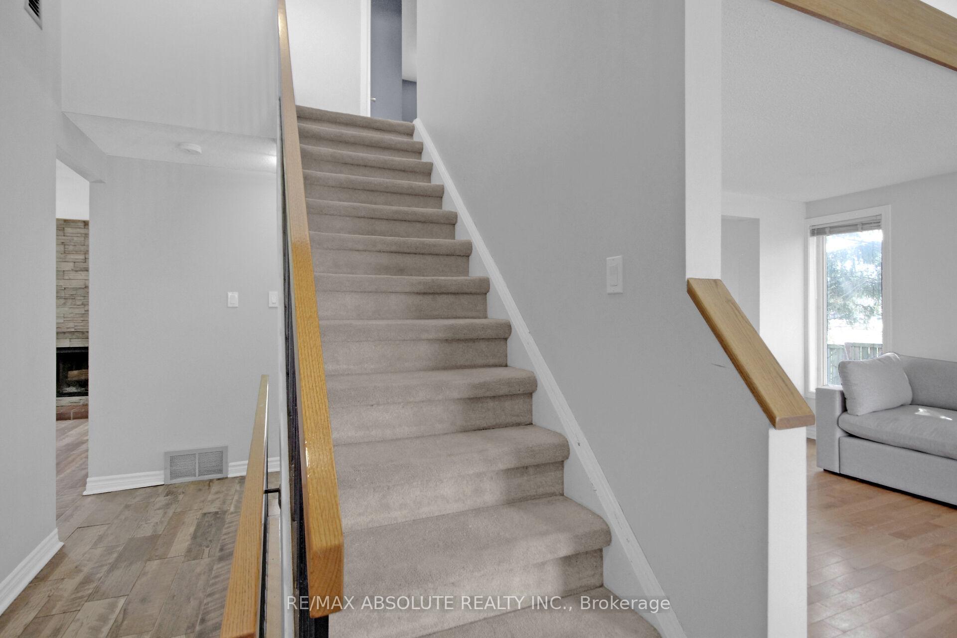 Photo 4 of 109 Tripp Crescent, Ottawa, Barrhaven - Pheasant Run — HOMEH