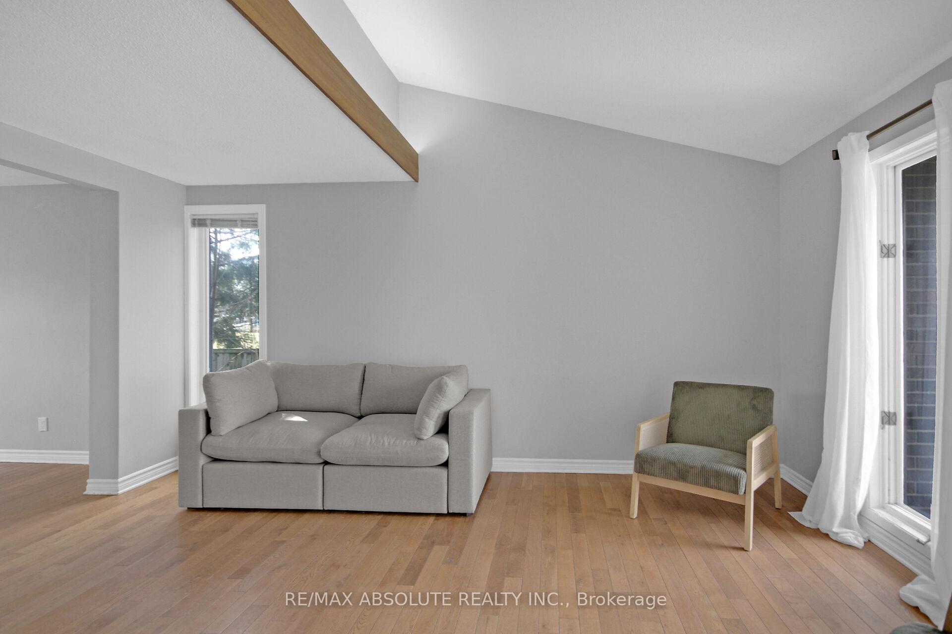 Photo 5 of 109 Tripp Crescent, Ottawa, Barrhaven - Pheasant Run — HOMEH