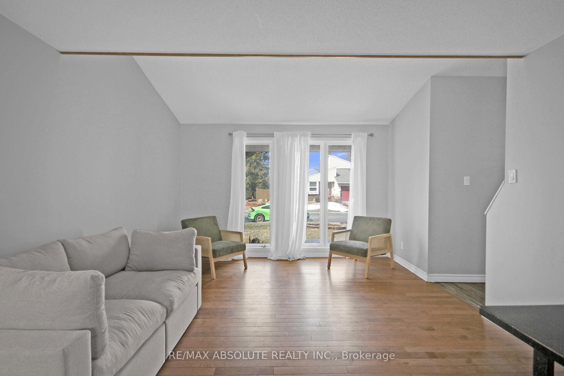 Photo 6 of 109 Tripp Crescent, Ottawa, Barrhaven - Pheasant Run — HOMEH