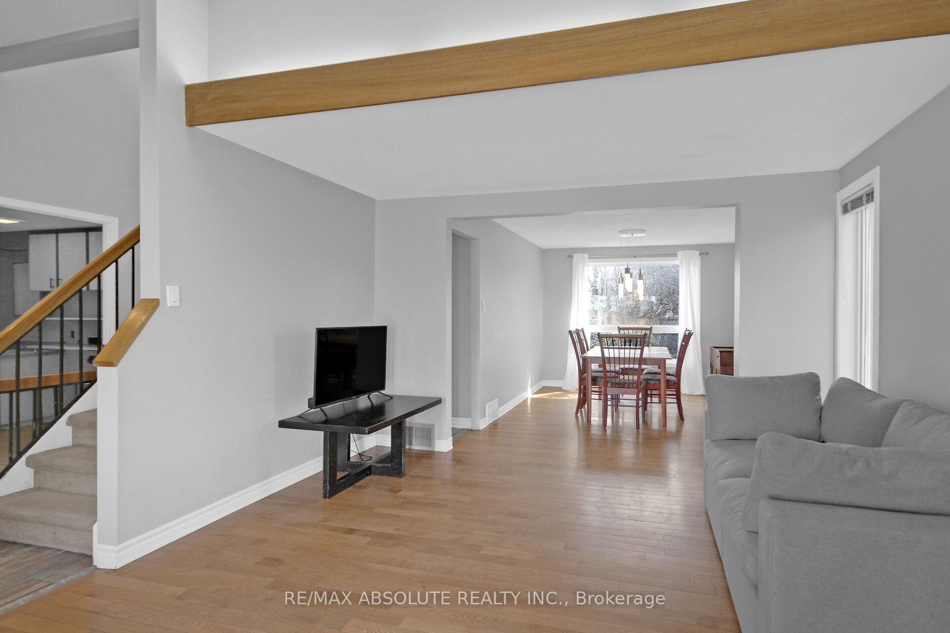 Photo 8 of 109 Tripp Crescent, Ottawa, Barrhaven - Pheasant Run — HOMEH
