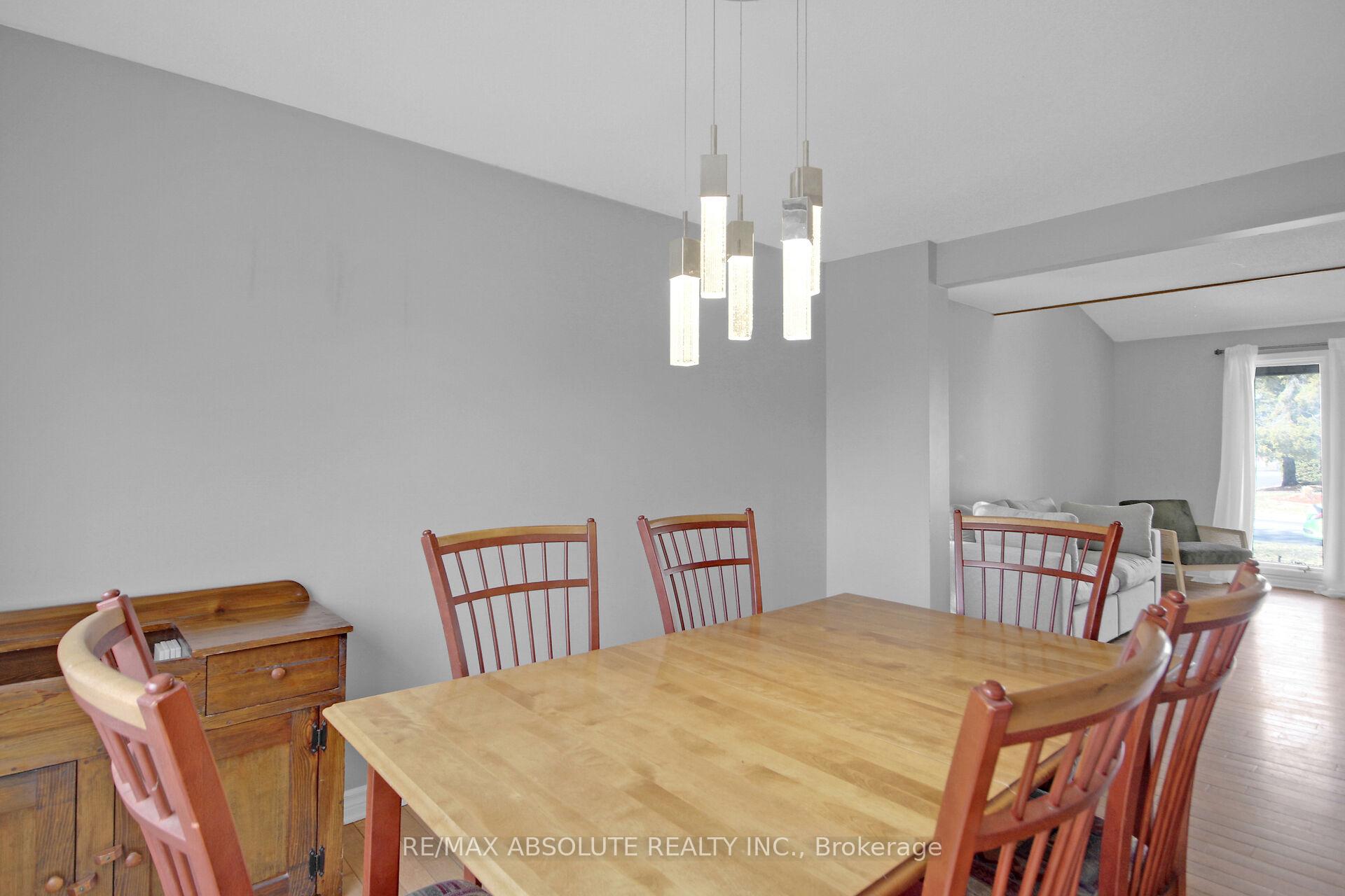 Photo 9 of 109 Tripp Crescent, Ottawa, Barrhaven - Pheasant Run — HOMEH