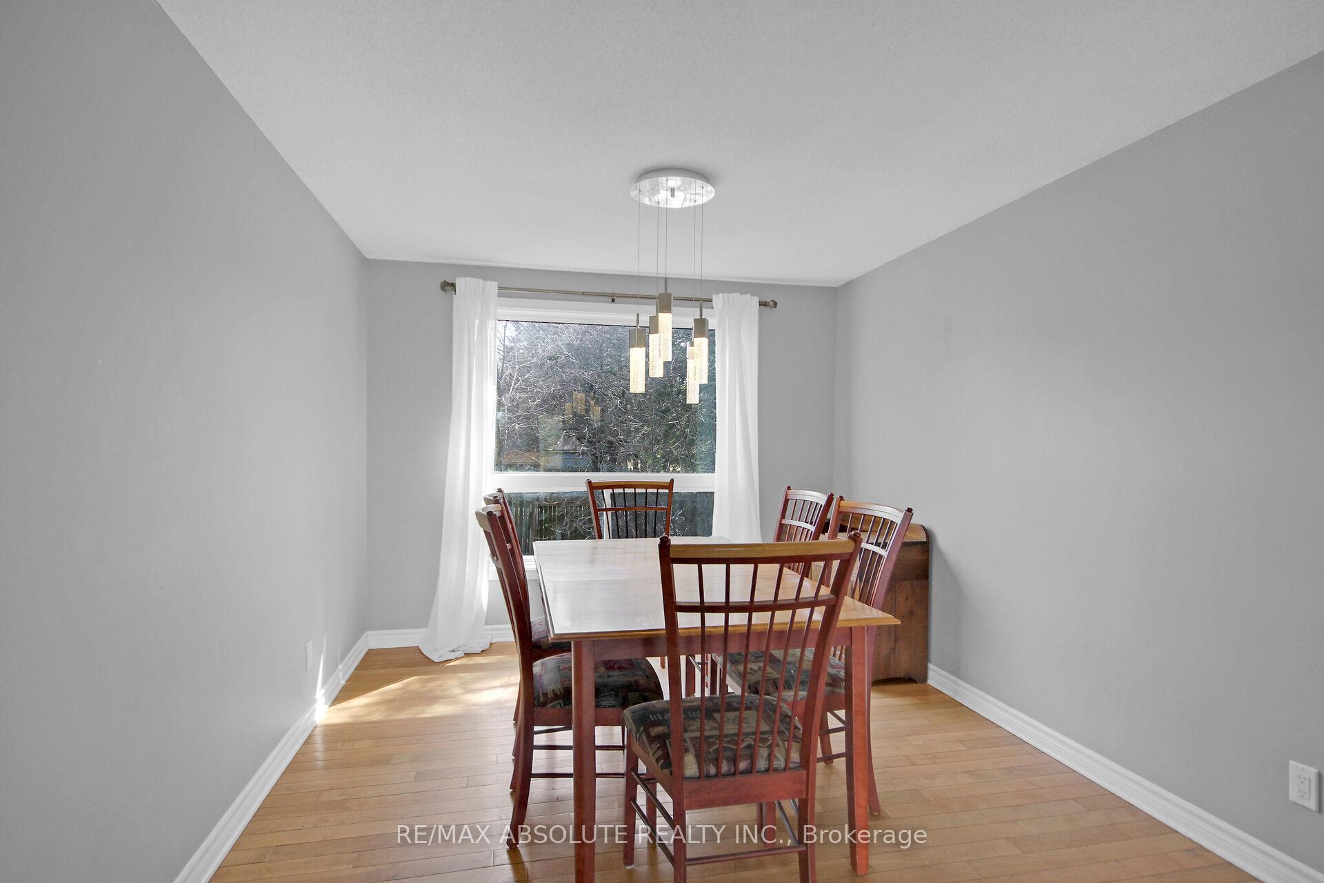 Photo 11 of 109 Tripp Crescent, Ottawa, Barrhaven - Pheasant Run — HOMEH