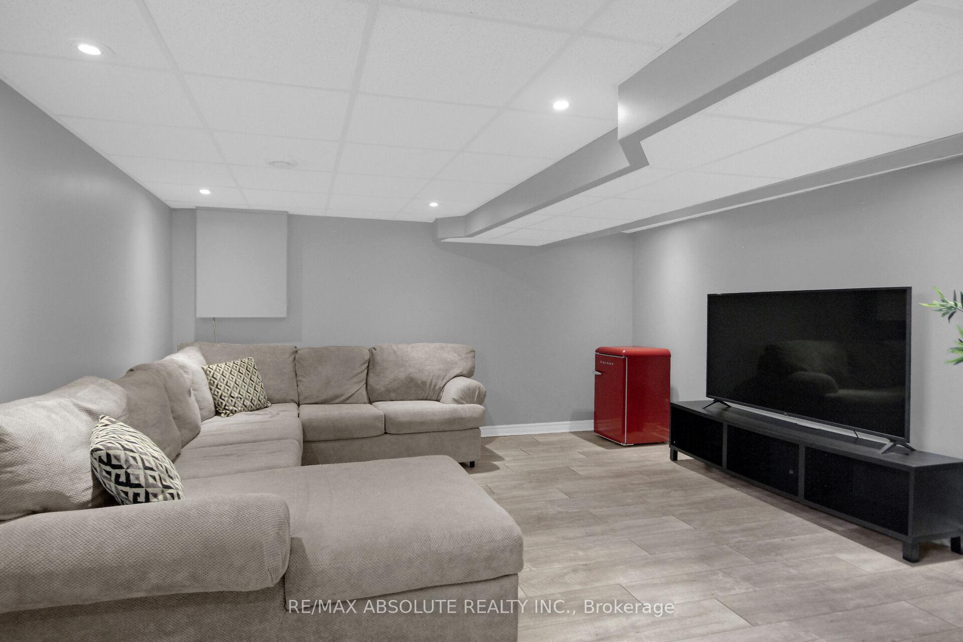 Photo 38 of 109 Tripp Crescent, Ottawa, Barrhaven - Pheasant Run — HOMEH