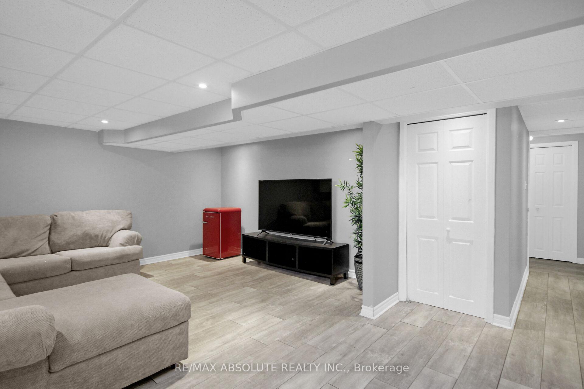 Photo 40 of 109 Tripp Crescent, Ottawa, Barrhaven - Pheasant Run — HOMEH