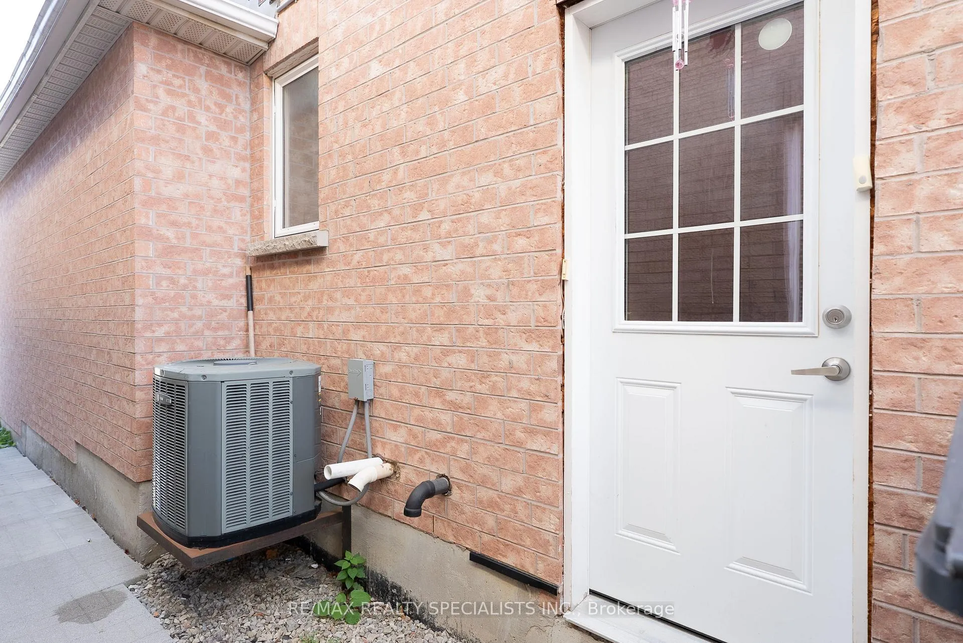 Photo 2 of 36 Rattlesnake Road, Brampton, Sandringham-Wellington — HOMEH