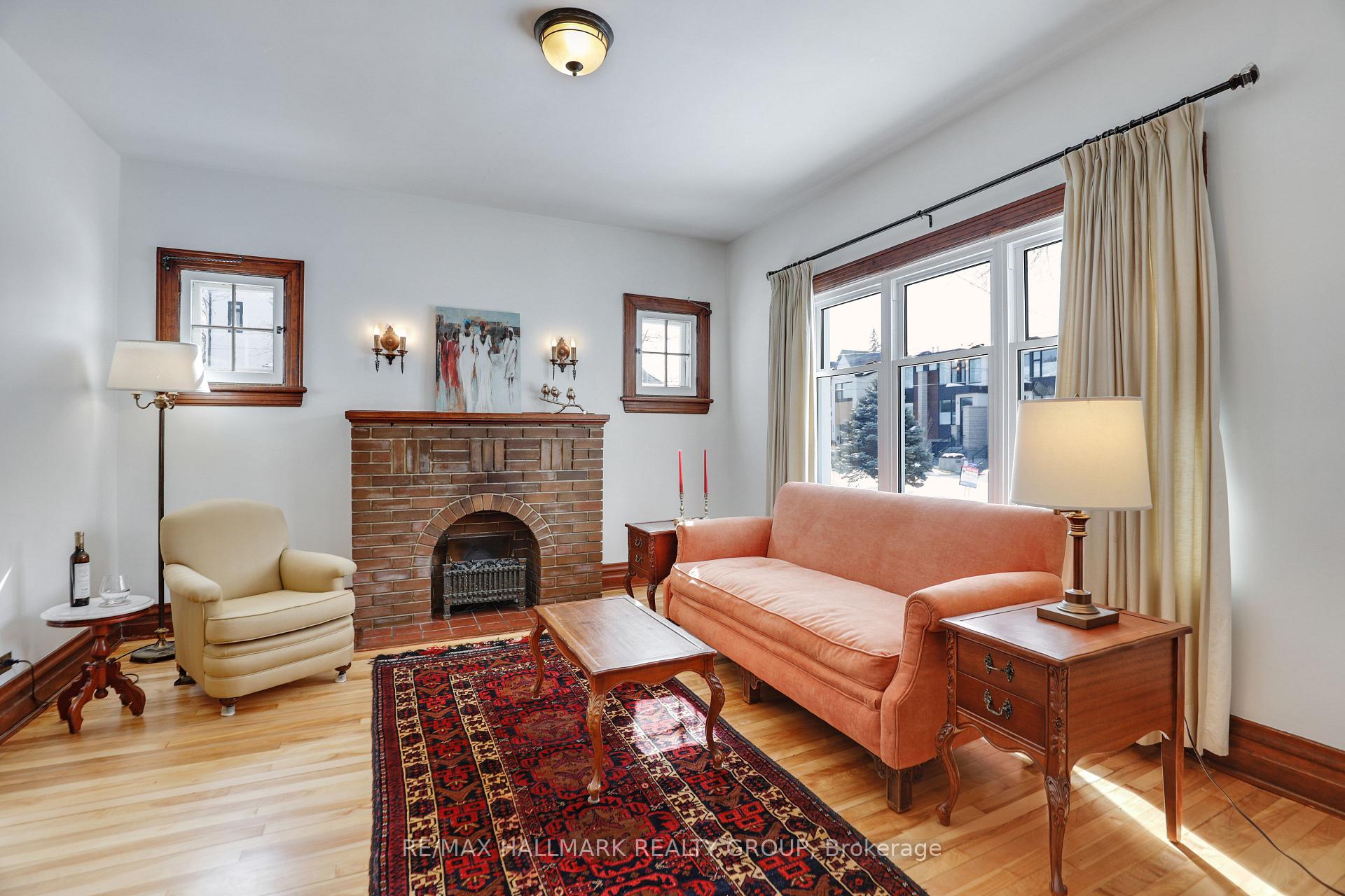 Photo 7 of 561 Edison Avenue, Ottawa, McKellar/Highland — HOMEH