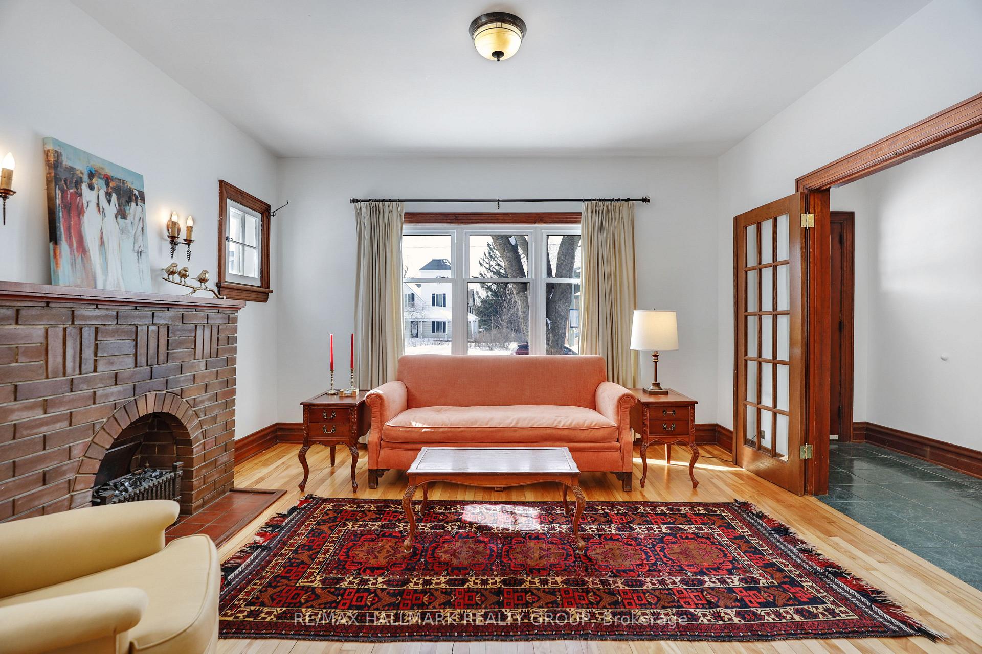 Photo 8 of 561 Edison Avenue, Ottawa, McKellar/Highland — HOMEH