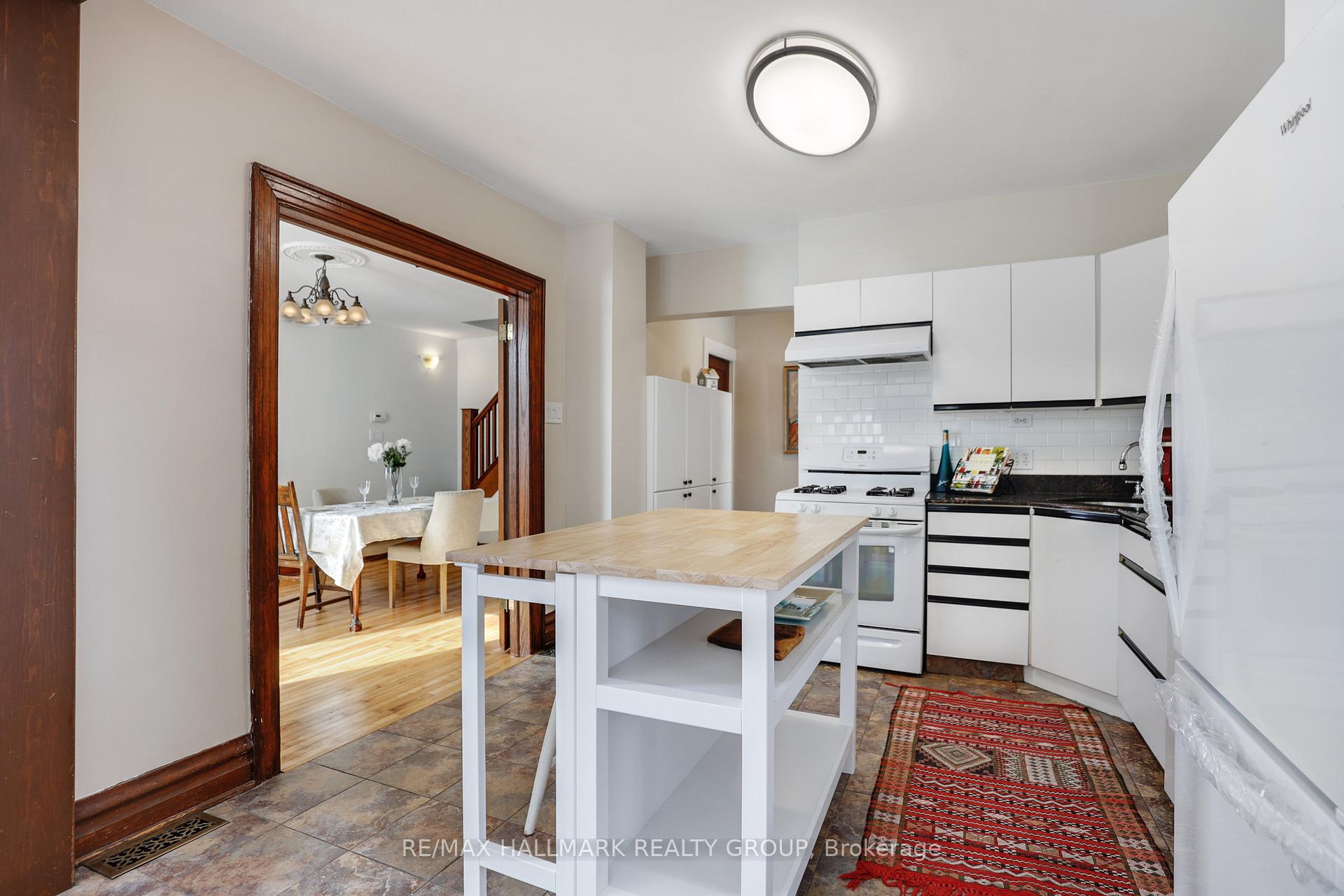 Photo 22 of 561 Edison Avenue, Ottawa, McKellar/Highland — HOMEH