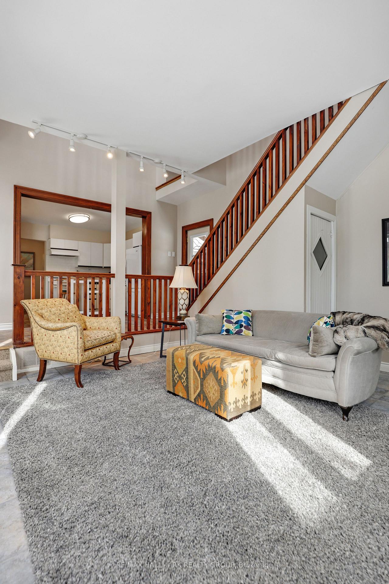 Photo 41 of 561 Edison Avenue, Ottawa, McKellar/Highland — HOMEH