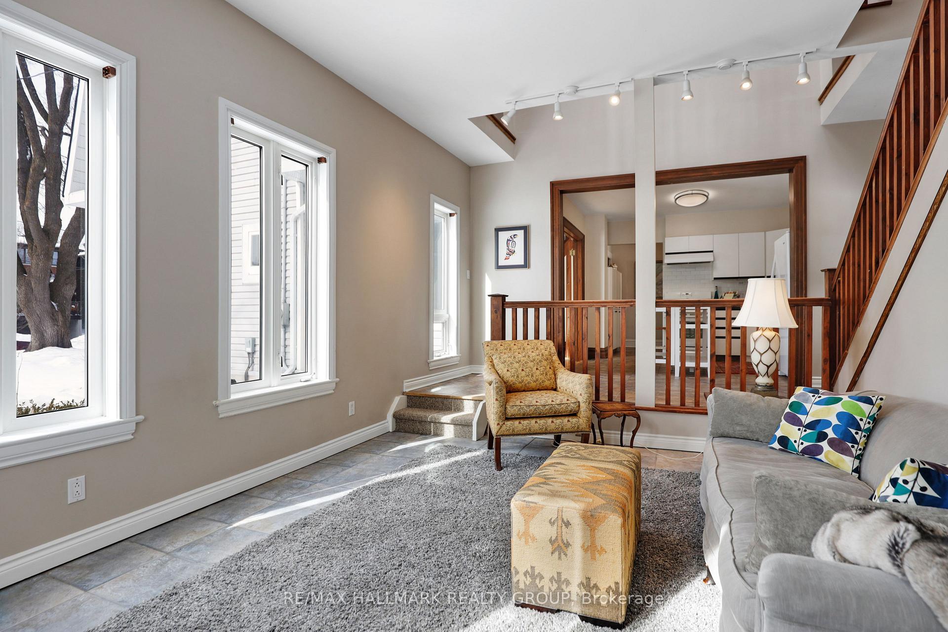 Photo 19 of 561 Edison Avenue, Ottawa, McKellar/Highland — HOMEH