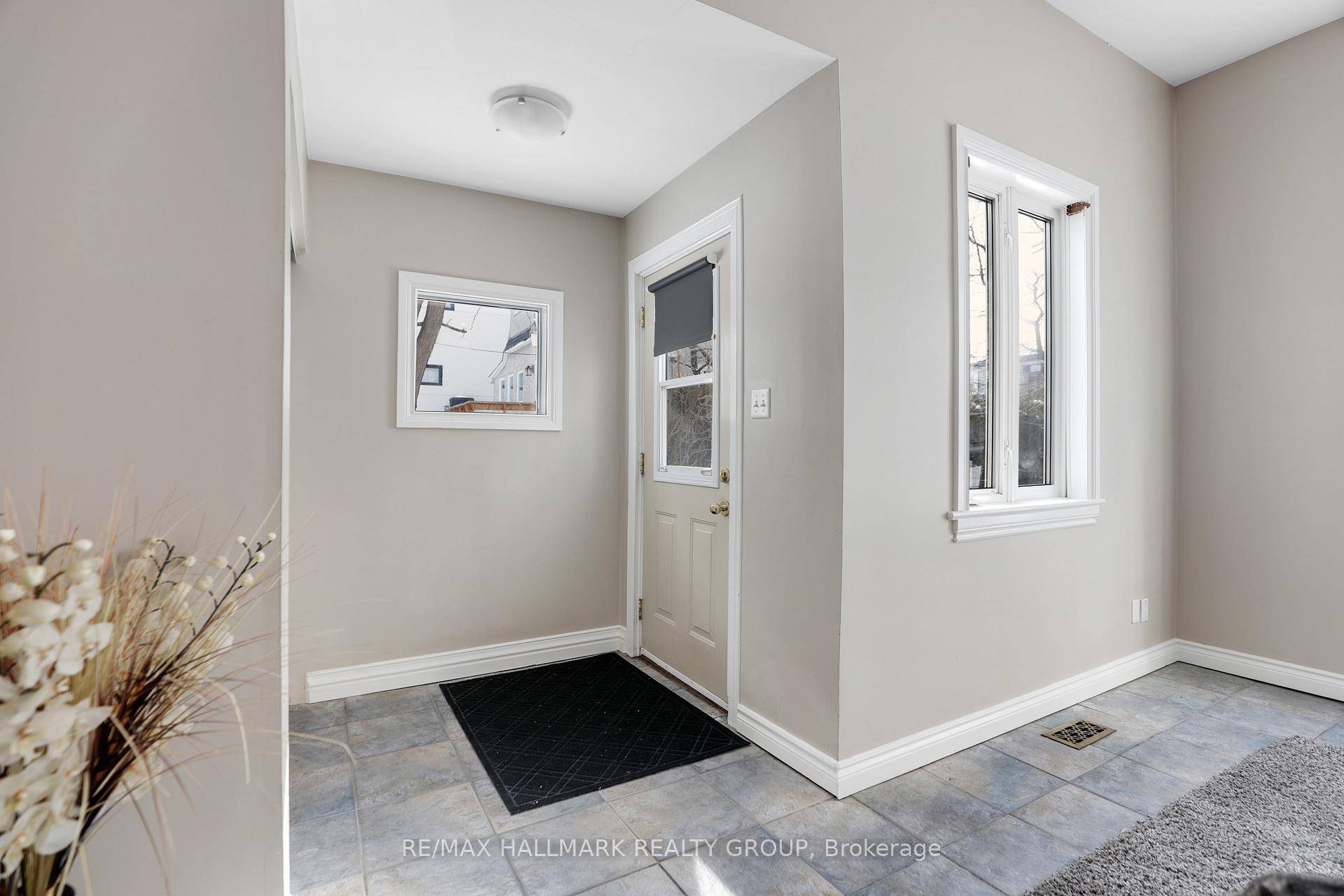 Photo 28 of 561 Edison Avenue, Ottawa, McKellar/Highland — HOMEH
