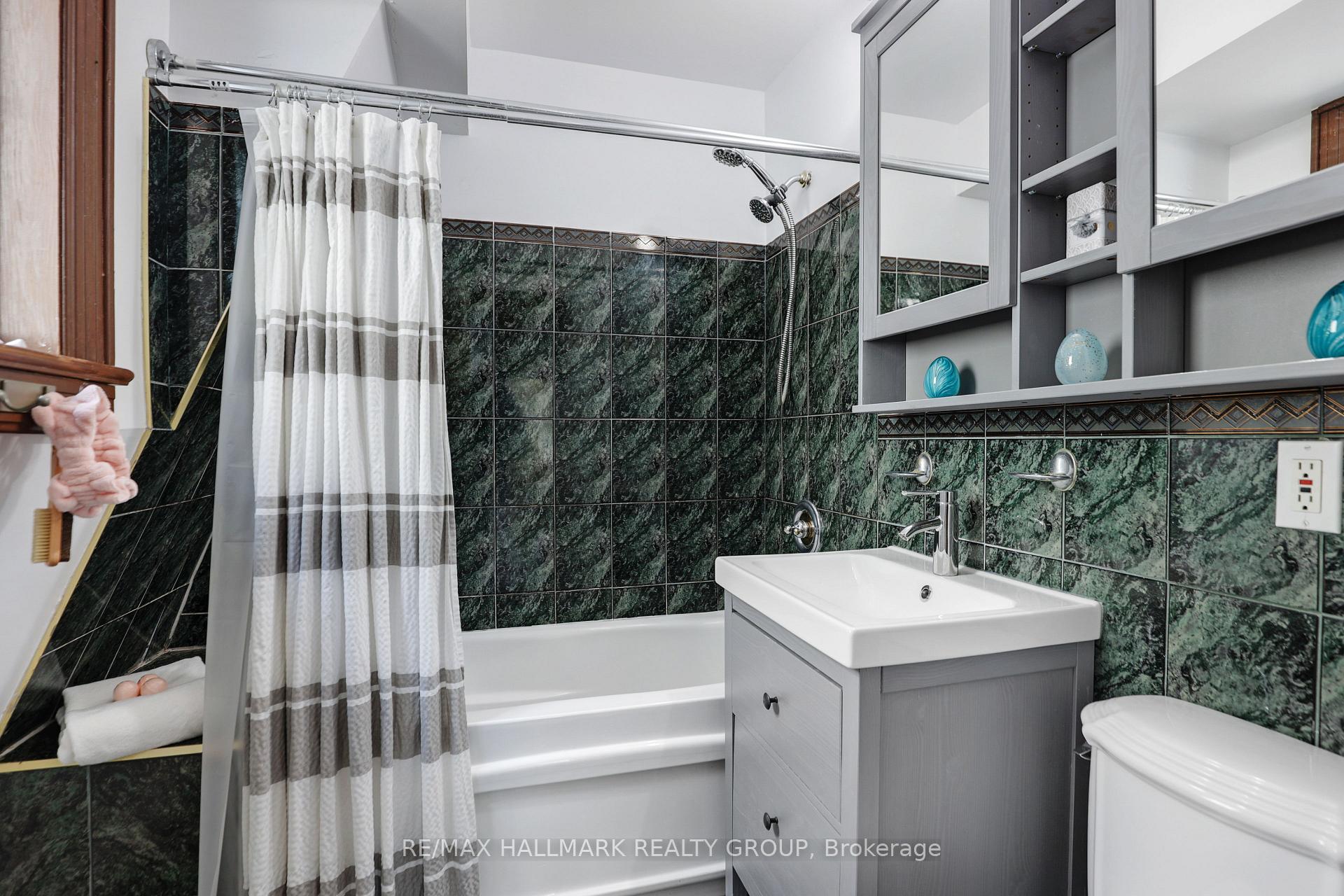 Photo 26 of 561 Edison Avenue, Ottawa, McKellar/Highland — HOMEH