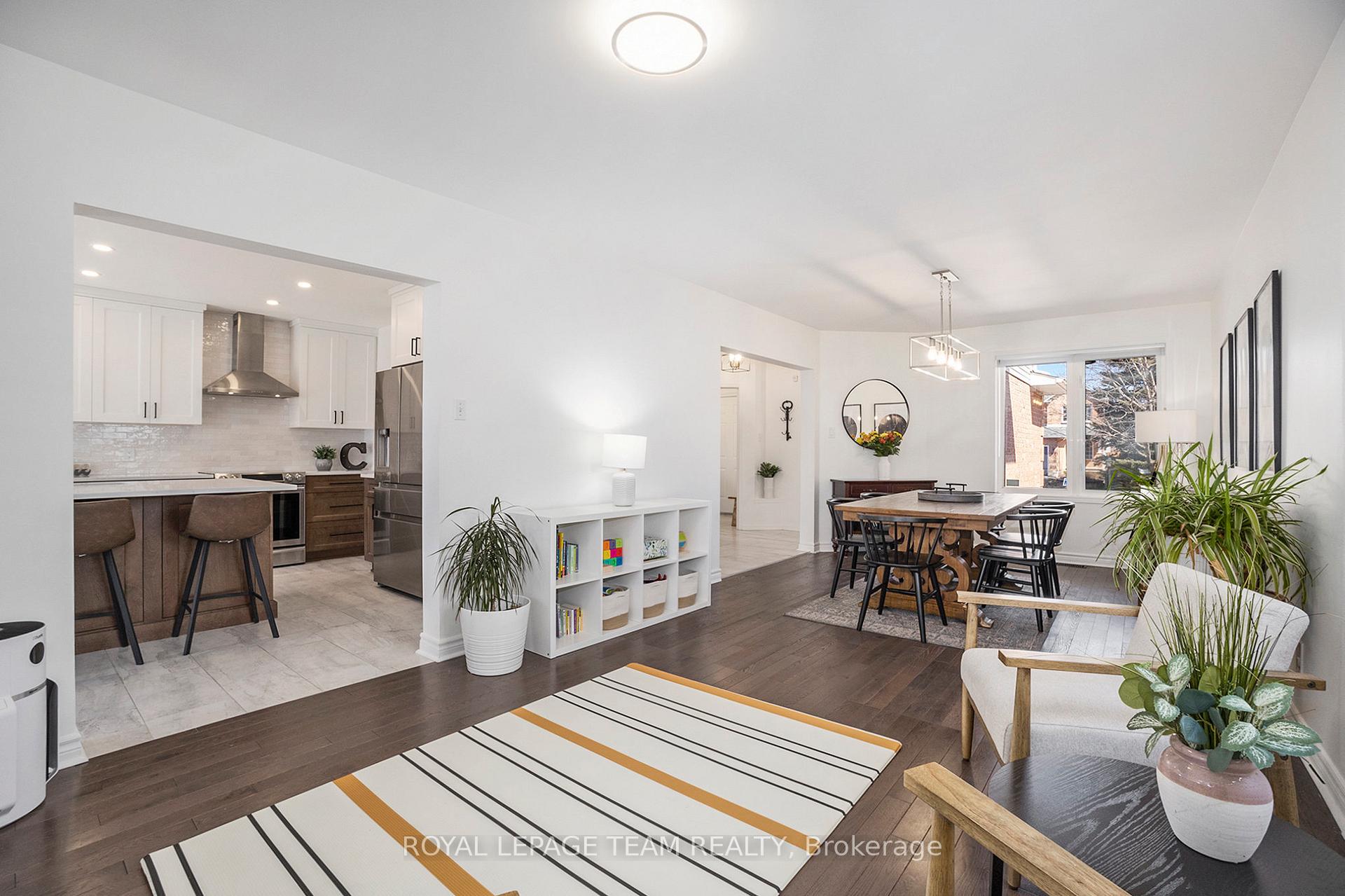 Photo 5 of 28 Nakota Way, Ottawa, Barrhaven - Longfields — HOMEH