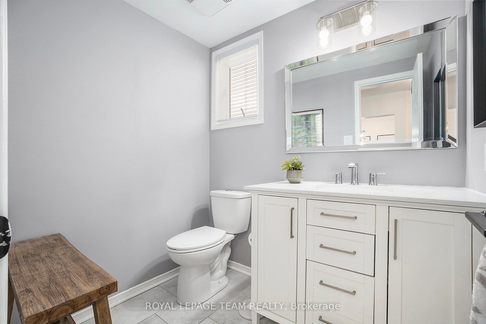 Photo 12 of 28 Nakota Way, Ottawa, Barrhaven - Longfields — HOMEH