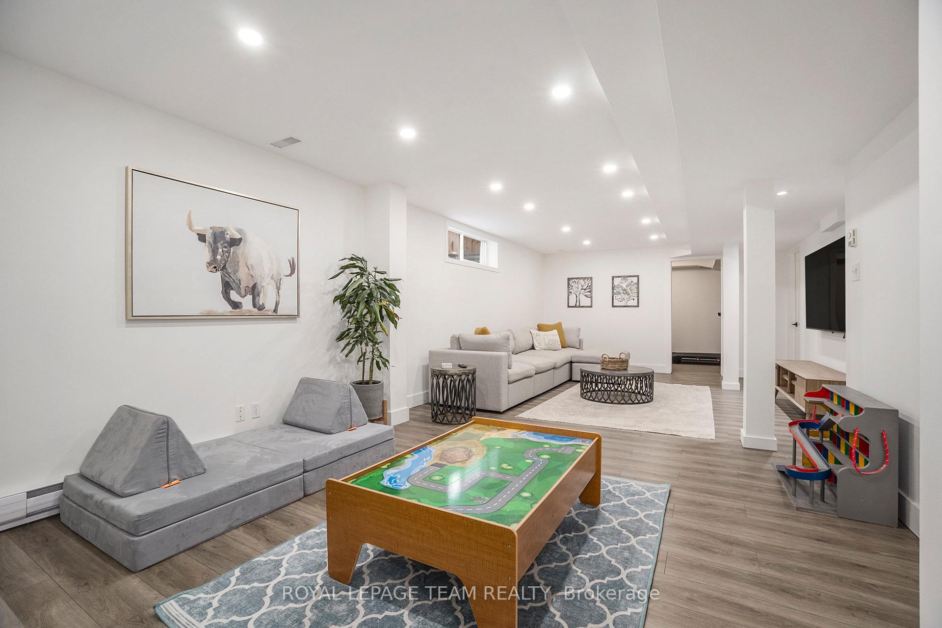 Photo 20 of 28 Nakota Way, Ottawa, Barrhaven - Longfields — HOMEH