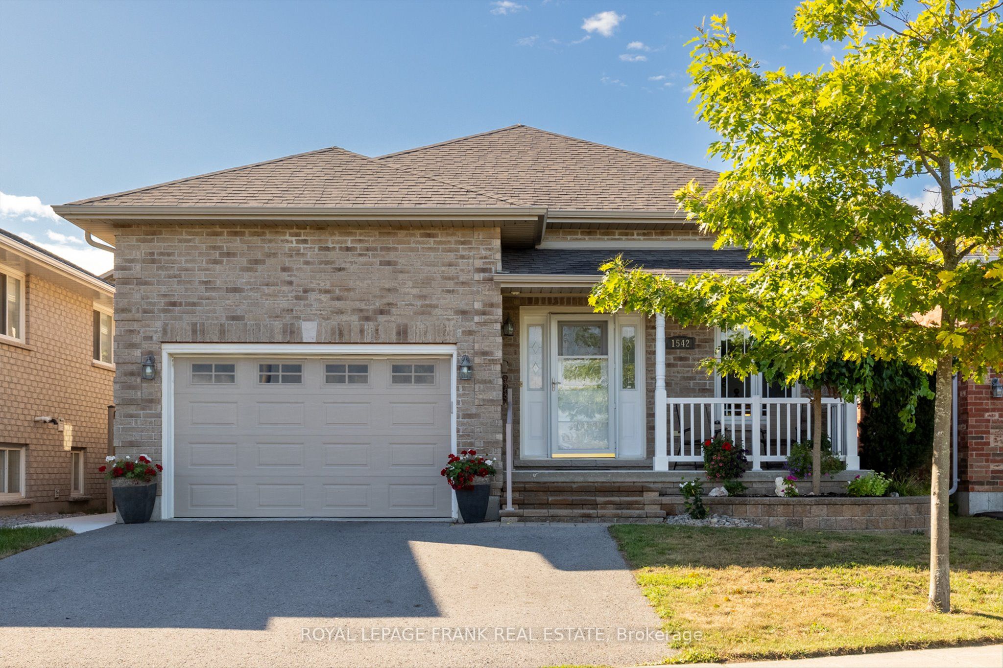 Photo 2 of 1542 Ireland Drive, Peterborough, Monaghan Ward 2 — HOMEH