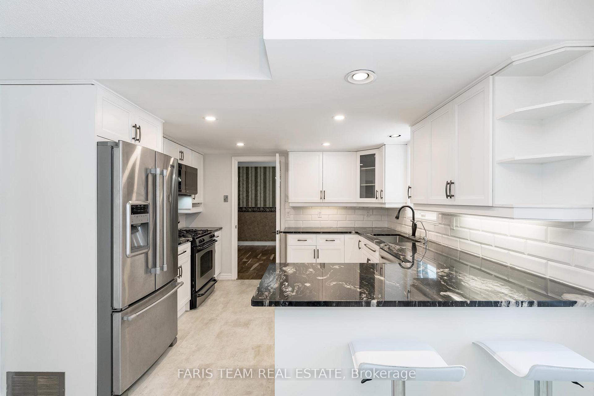Photo 3 of 22 Keats Drive, Barrie, Letitia Heights — HOMEH