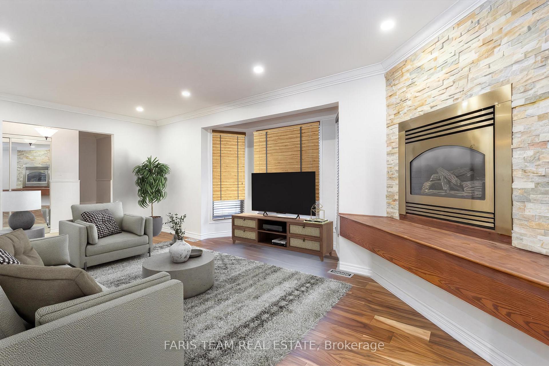 Photo 7 of 22 Keats Drive, Barrie, Letitia Heights — HOMEH