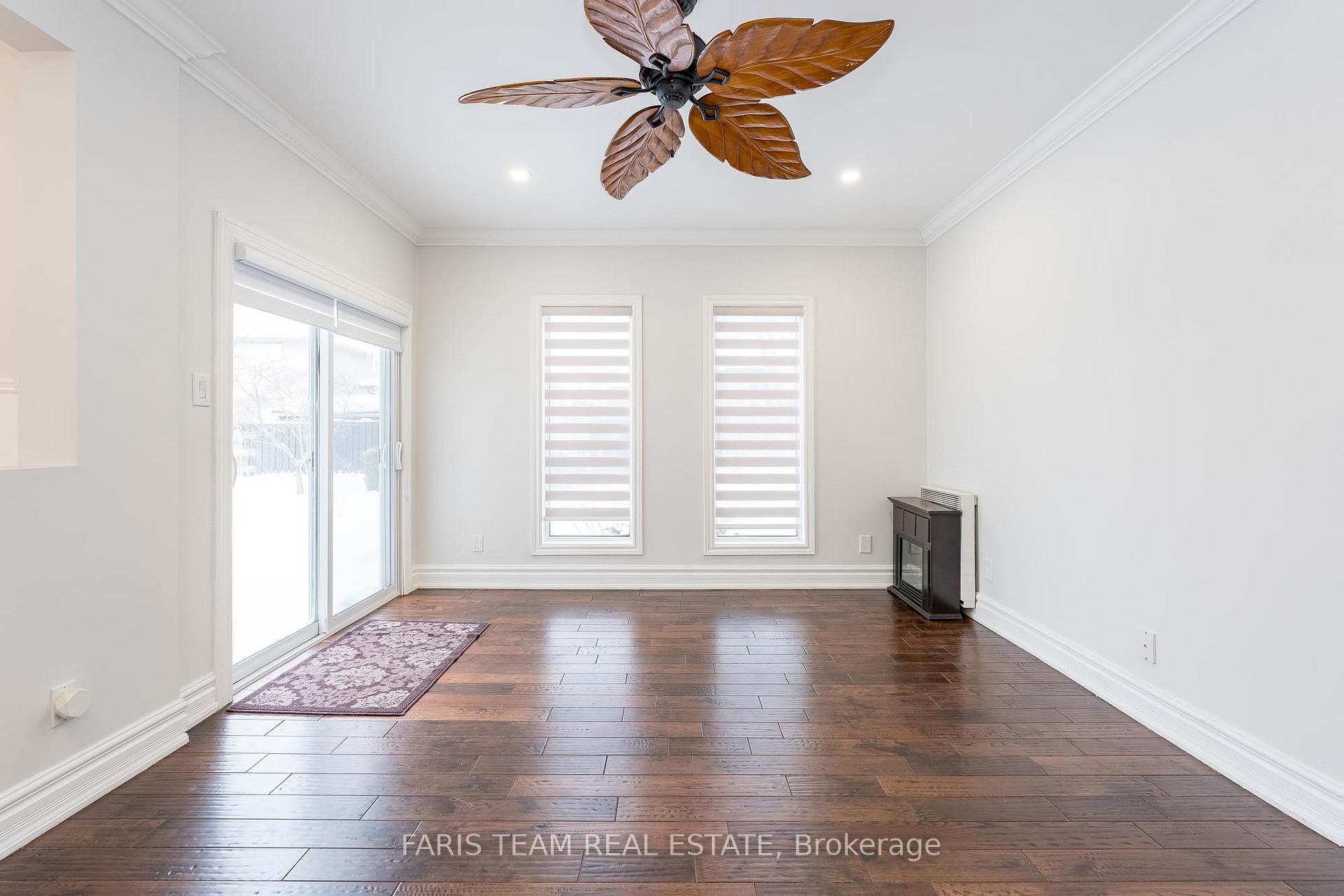 Photo 9 of 22 Keats Drive, Barrie, Letitia Heights — HOMEH