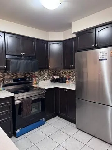 Photo 7 of 8 Vanhorne Close, Brampton, Northwest Brampton — HOMEH