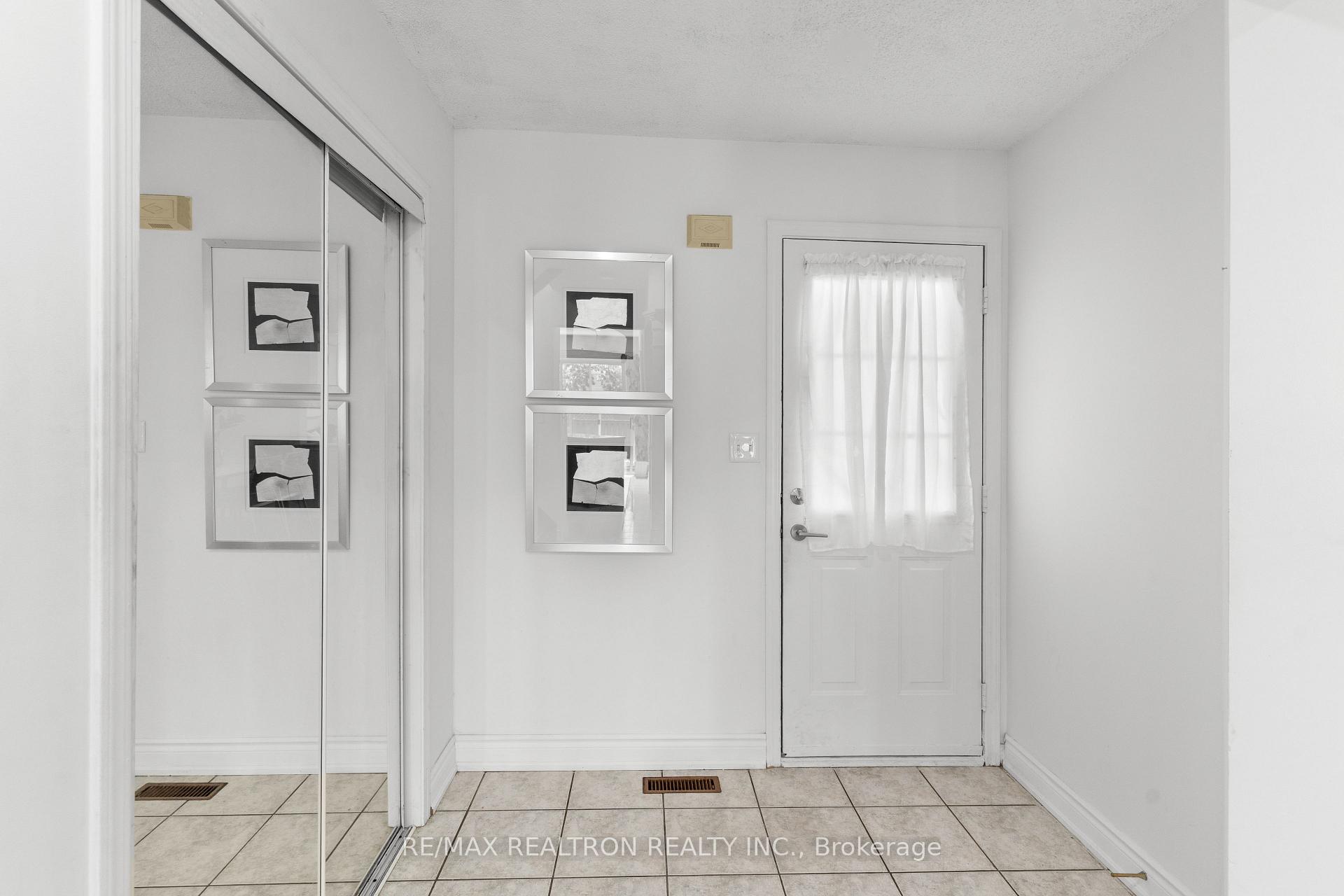 Photo 36 of 107 Narrow Valley Crescent, Brampton, Sandringham-Wellington — HOMEH