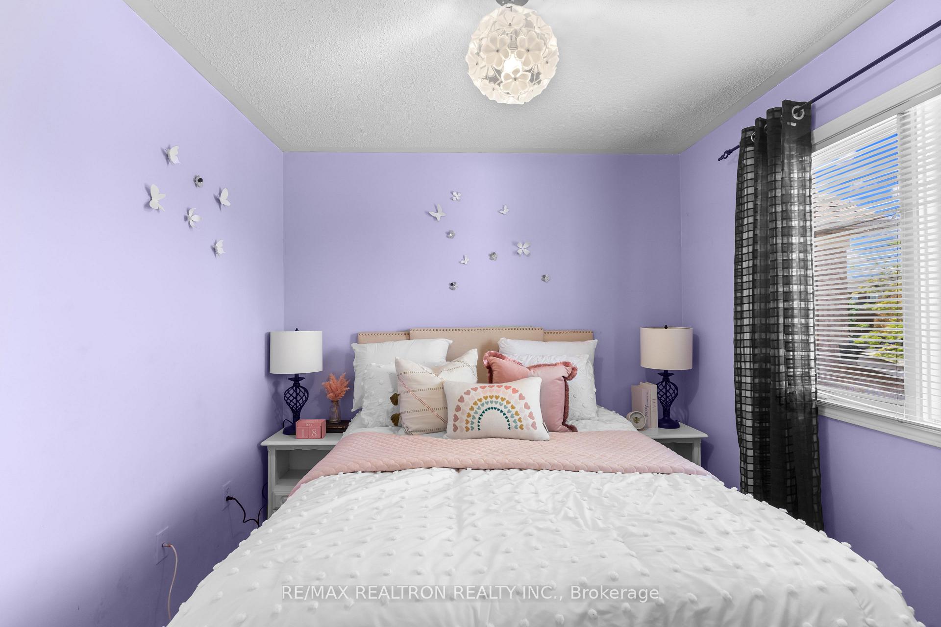 Photo 10 of 107 Narrow Valley Crescent, Brampton, Sandringham-Wellington — HOMEH