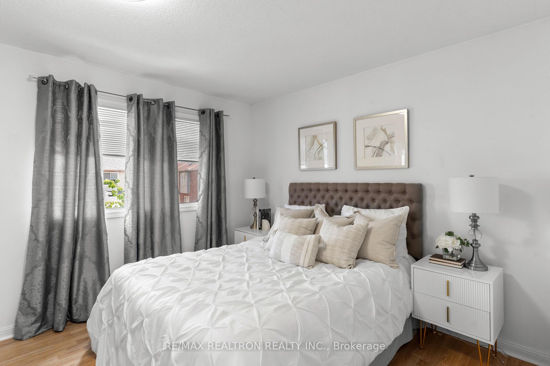 Photo 16 of 107 Narrow Valley Crescent, Brampton, Sandringham-Wellington — HOMEH