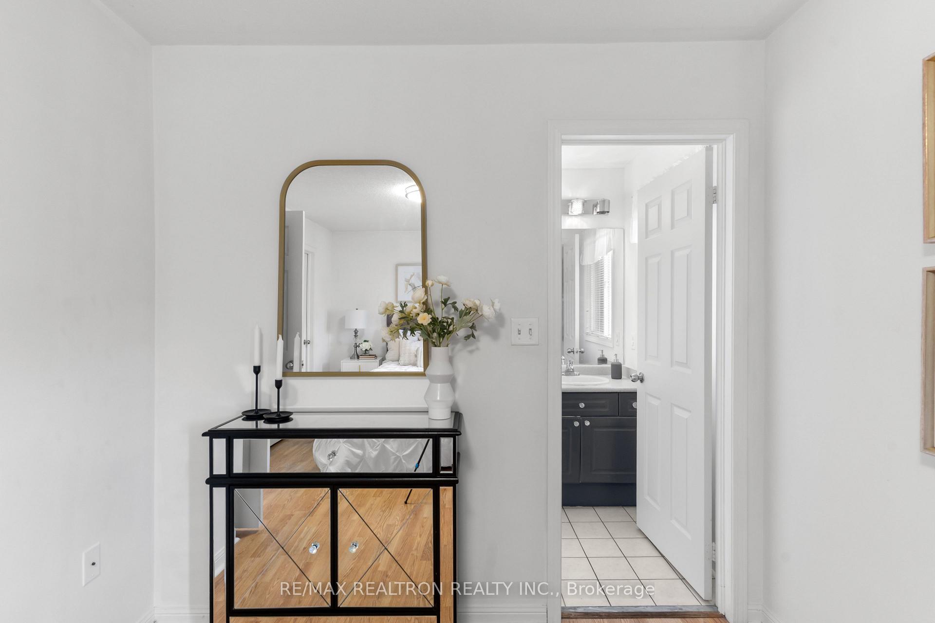 Photo 17 of 107 Narrow Valley Crescent, Brampton, Sandringham-Wellington — HOMEH