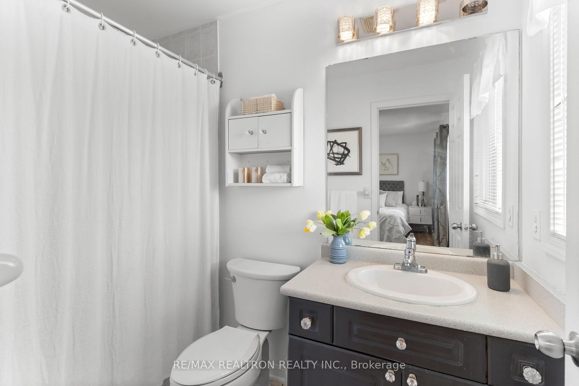 Photo 15 of 107 Narrow Valley Crescent, Brampton, Sandringham-Wellington — HOMEH