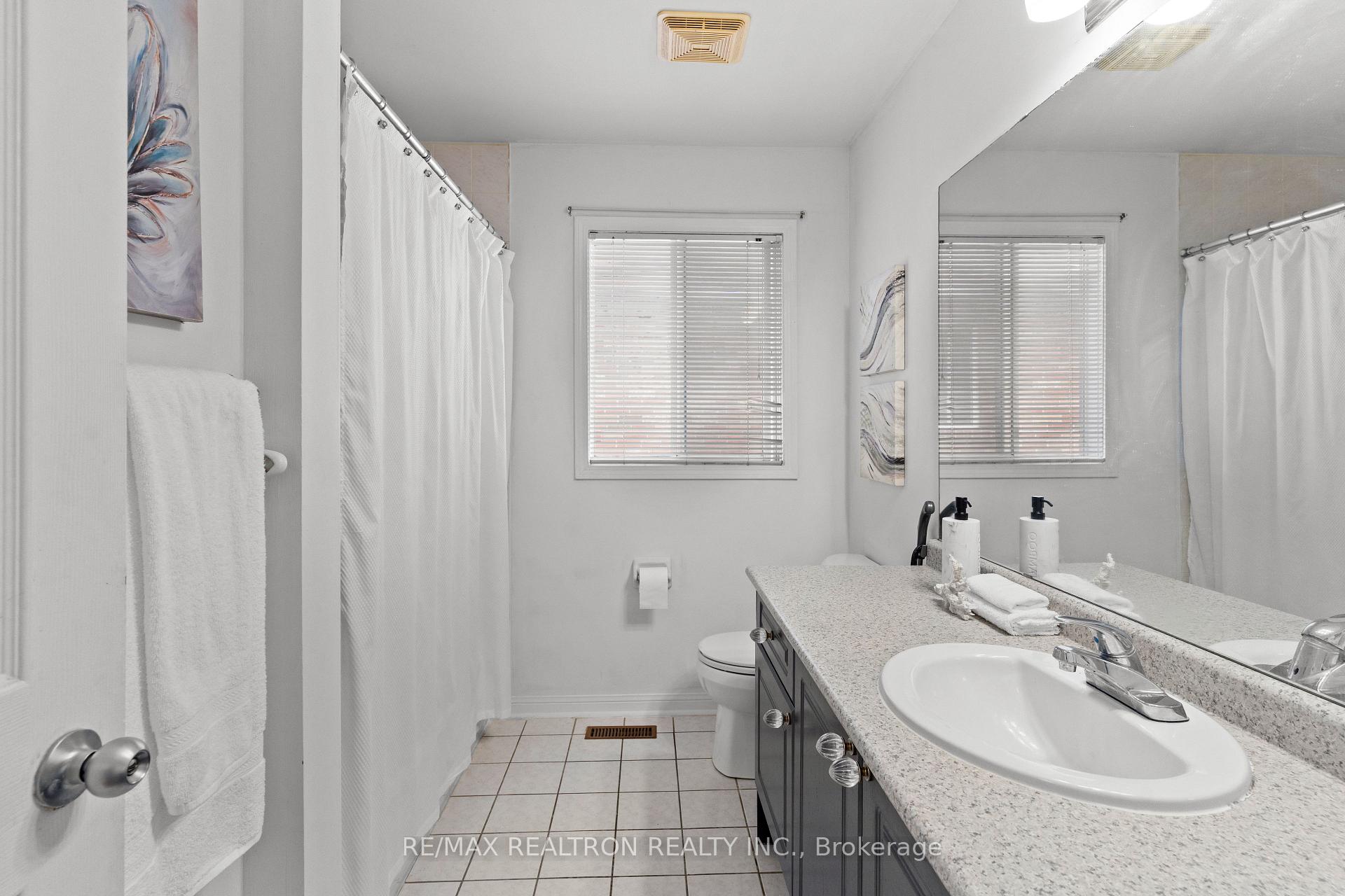 Photo 30 of 107 Narrow Valley Crescent, Brampton, Sandringham-Wellington — HOMEH