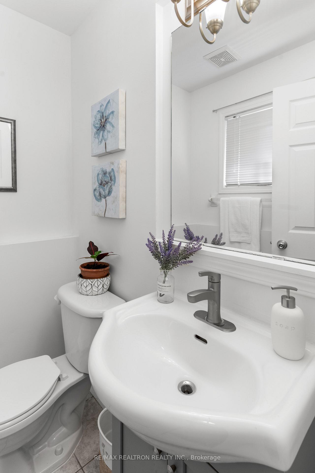 Photo 19 of 107 Narrow Valley Crescent, Brampton, Sandringham-Wellington — HOMEH