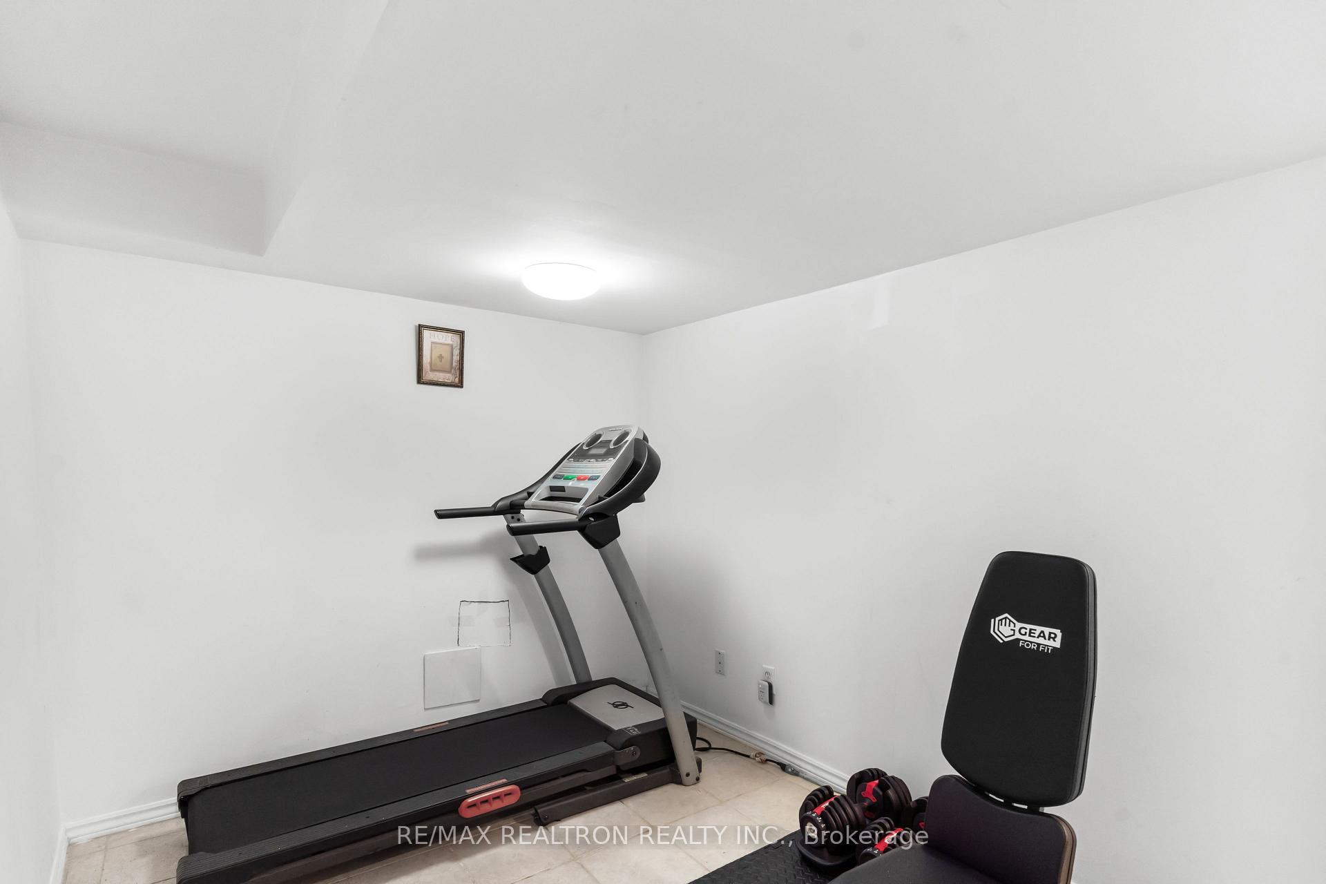 Photo 27 of 107 Narrow Valley Crescent, Brampton, Sandringham-Wellington — HOMEH