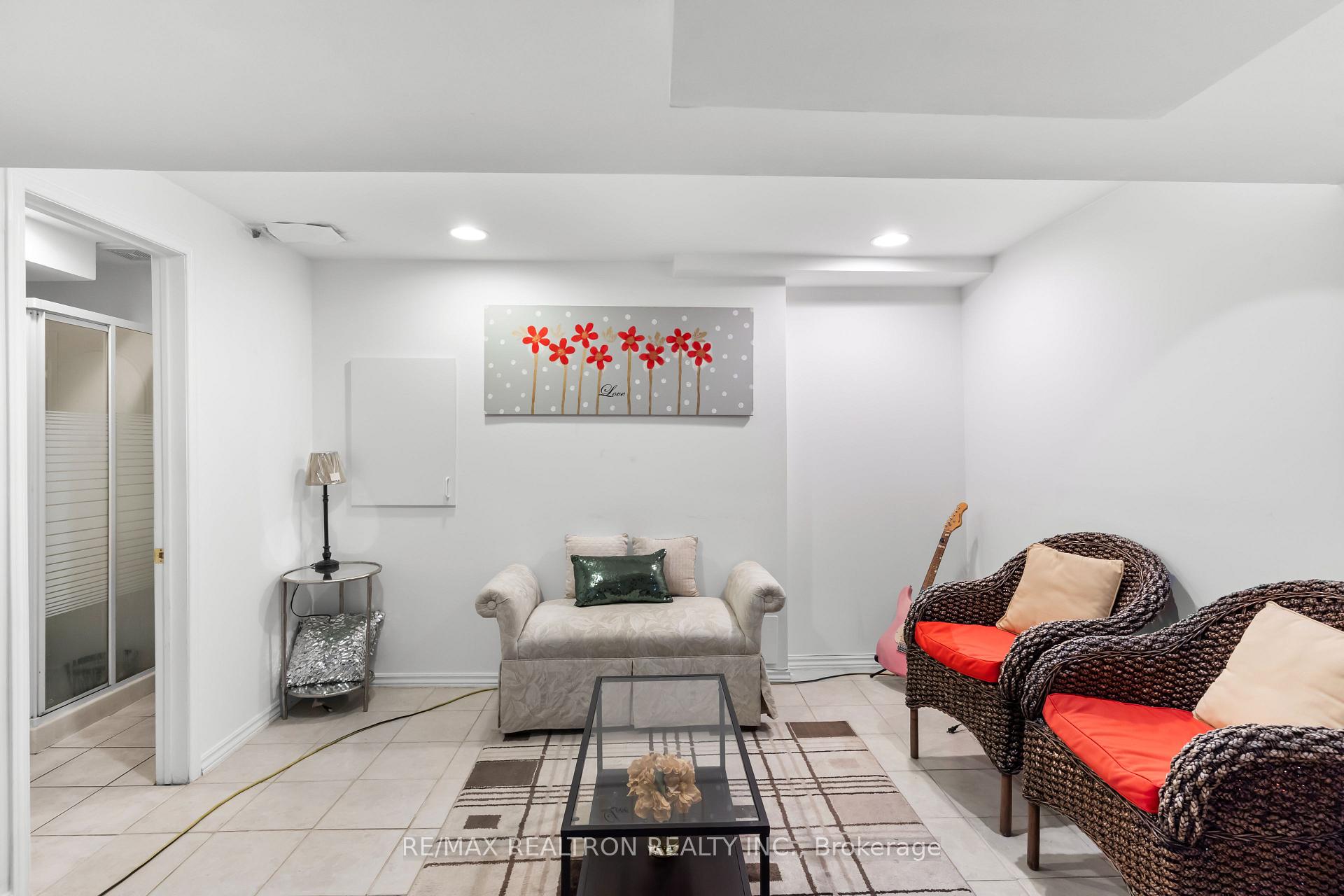 Photo 41 of 107 Narrow Valley Crescent, Brampton, Sandringham-Wellington — HOMEH